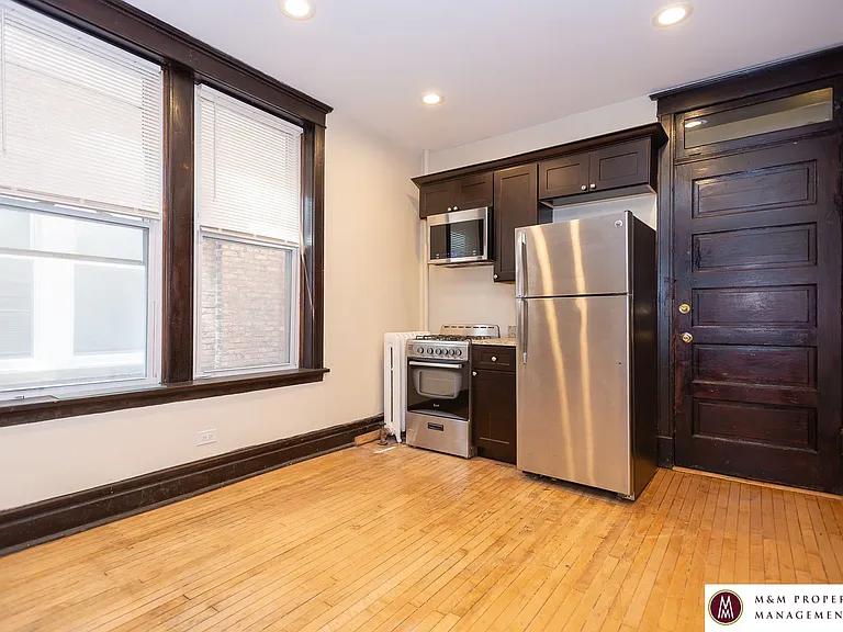 1204 Lexington — Photo 1