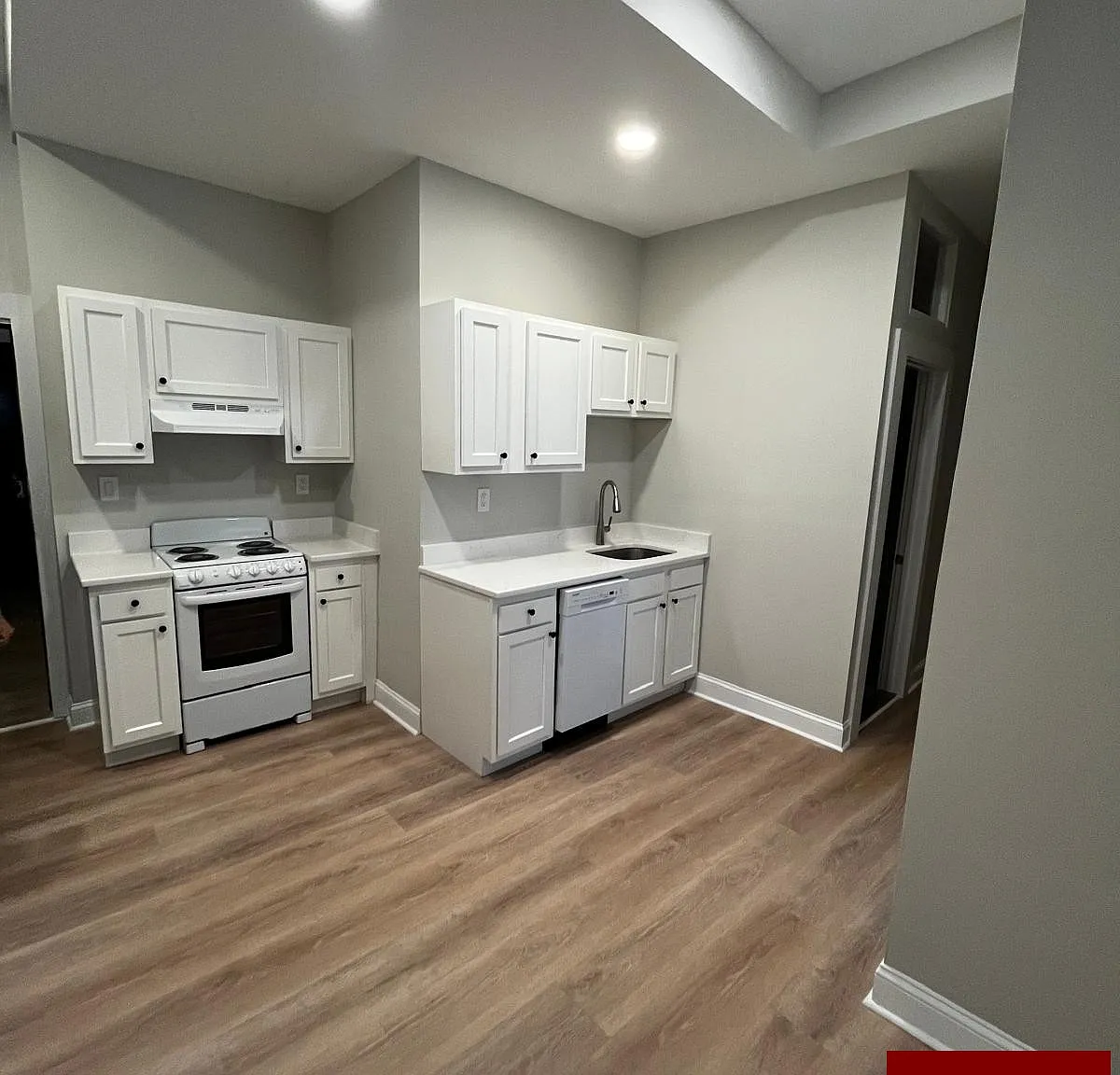 3 bed, 1.5 bath, $5,445 — Photo 1