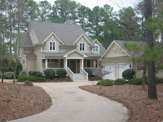 1st image of 1070 Carolyns Pl