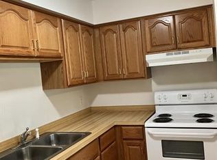 7673 E River Rd #4, Minneapolis, MN 55432