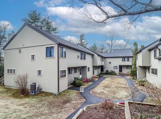 44 Woods Way #44, Woodbury, CT 06798