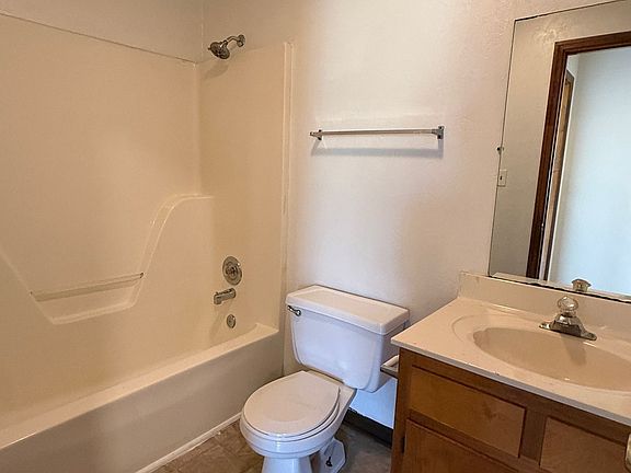 4th image of 265 Vincent Dr