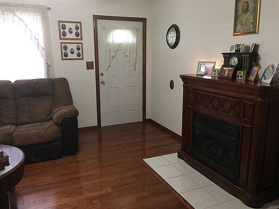 2nd image of 417 W Vine Ave