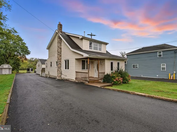 2132 Durham Rd, Langhorne, PA 19047