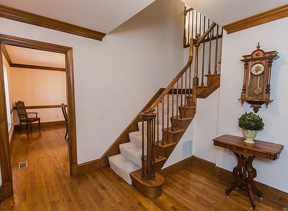 3rd image of 1904 Tunbridge Dr
