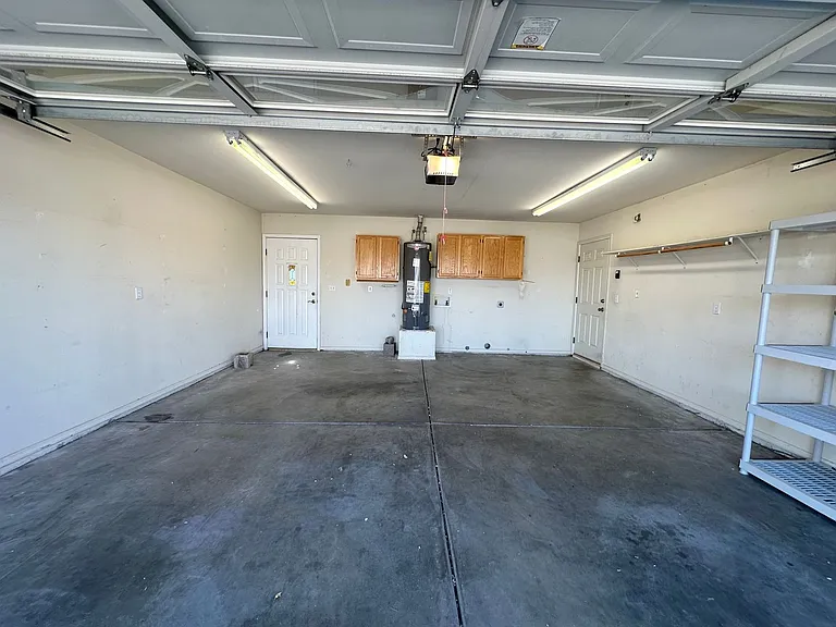 3905 Raymond Ave — Photo 53