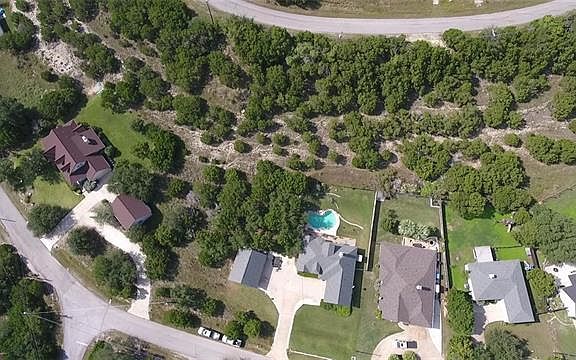 4th image of 636 Newport Dr