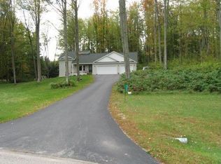 8352 Timber Valley Trl, Kingsley, MI 49649