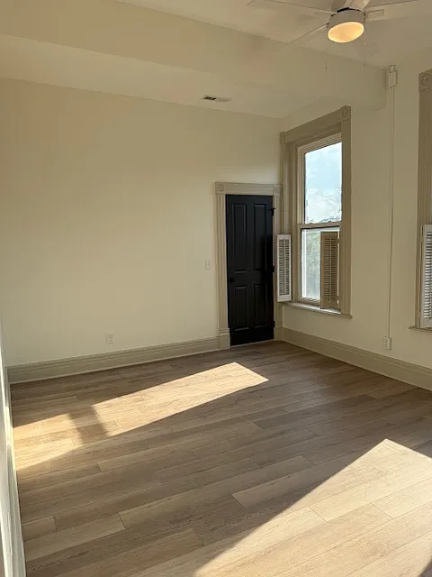2 bed, 1.5 bath, 1300 sqft, $3,200 — Photo 3