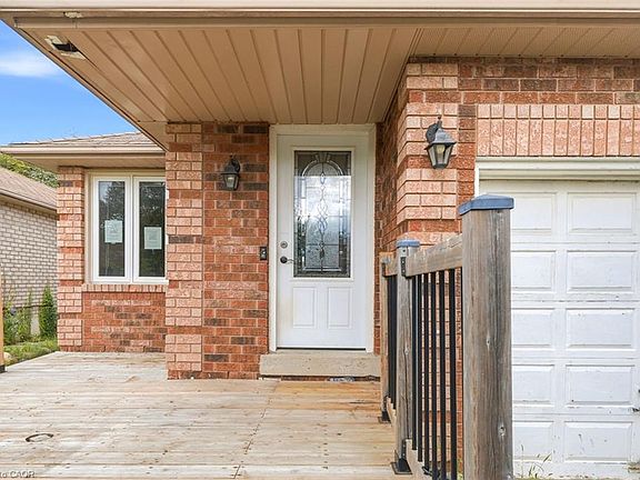 4th image of 42 Geddes Cres