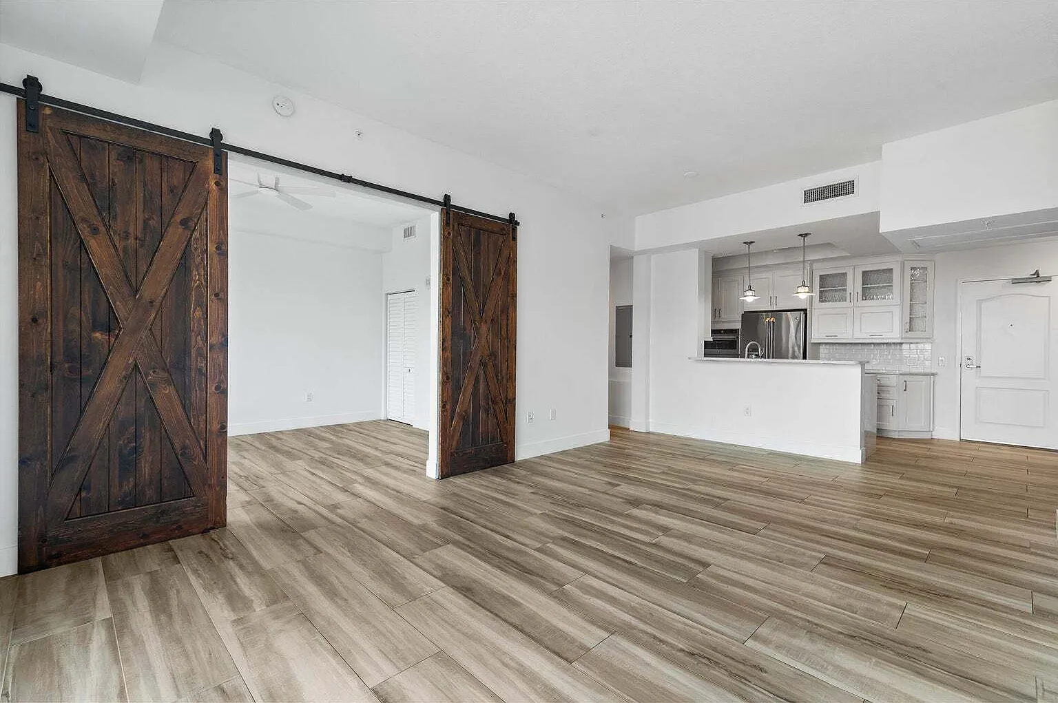 410 Evernia Street Apt 807 - 1 — Photo 3