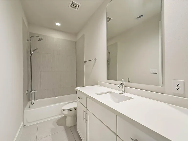 5308 S Capitol St — Photo 30