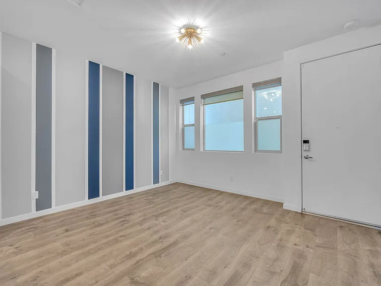 357 Crate Ave — Photo 3