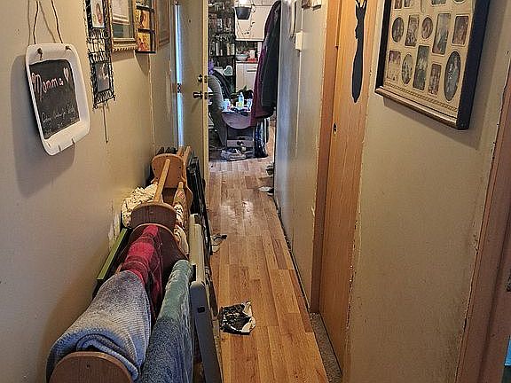 4th image of 535 Monument Rd