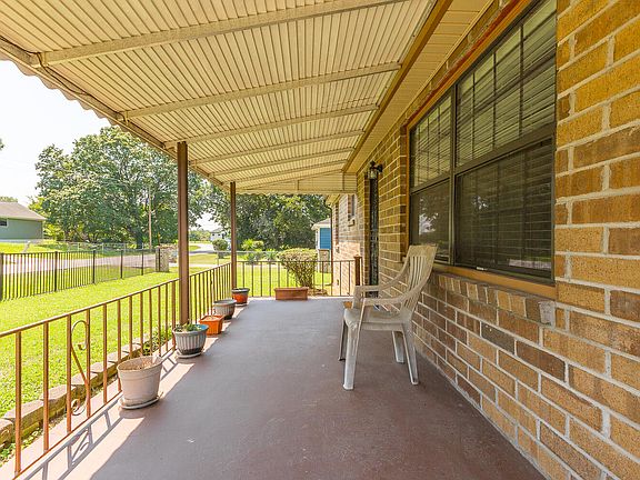 4th image of 2115 Elena Dr