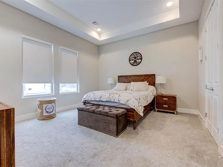 6009 Gardendale Dr #D — Photo 10