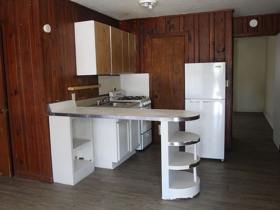 2nd image of 520 Pine Ave #11269581
