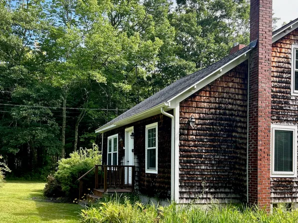 202 South Rd, Chebeague Island, ME 04017