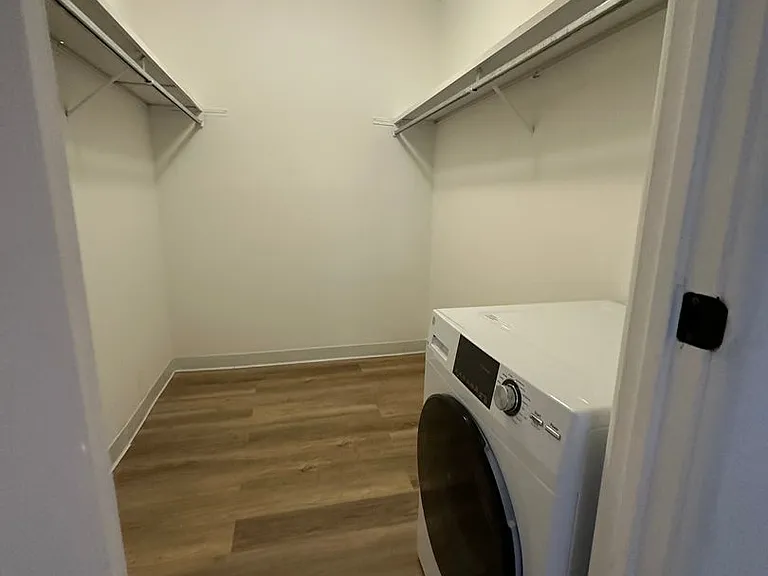 University Park Apartments near Cornell University — Photo 240