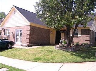 5858 Hickory Nutt Ln, Memphis, TN 38141