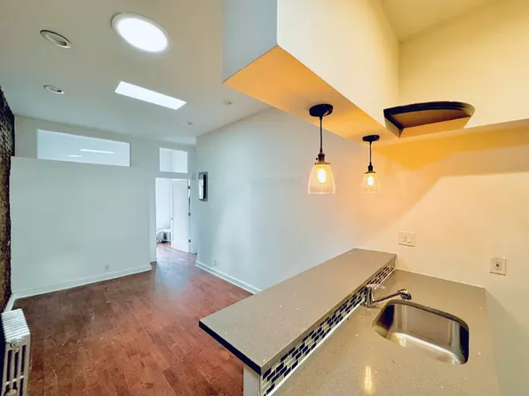 32 Garnet Street image 1 of 6