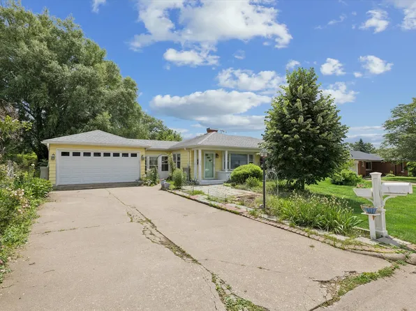 115 Lawrence St, Clinton, IA 52732