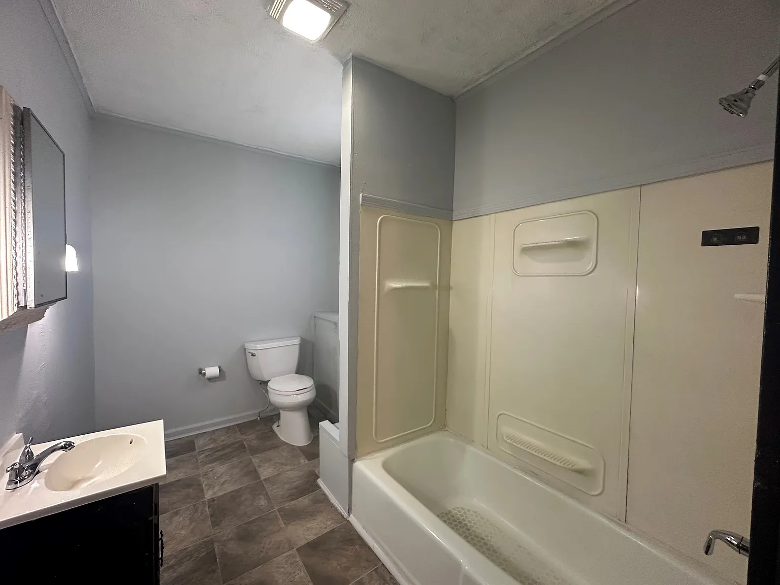 Studio, 500 sqft, $425 — Photo 4