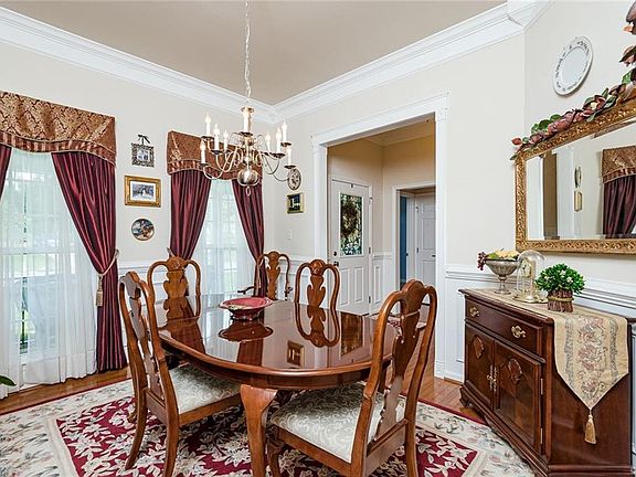 5th image of 7560 English Boxwood Ln