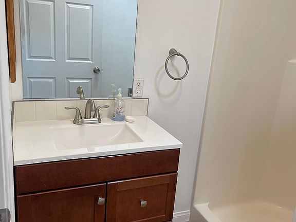 3rd image of 7533 Jordan Ave