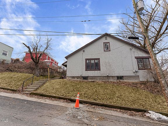 3rd image of 1498 2nd Street