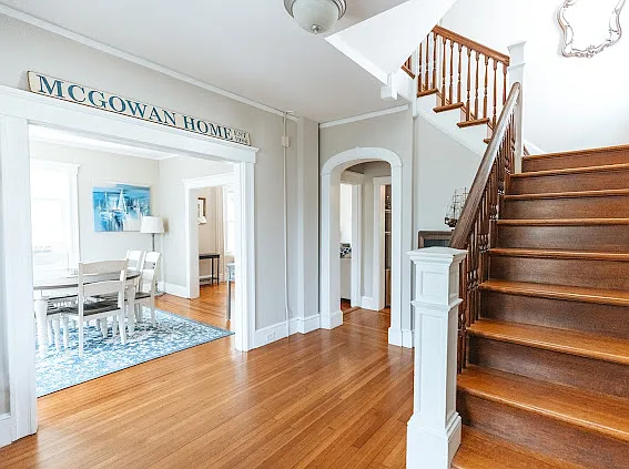 5 bed, 2393 sqft, $5,000 — Photo 2