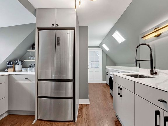 2nd image of 1625 W Hollywood Ave #4