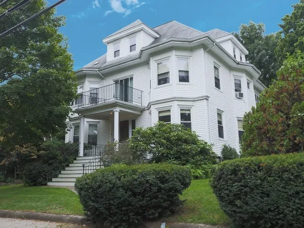 44 Gray St, Arlington, MA 02476