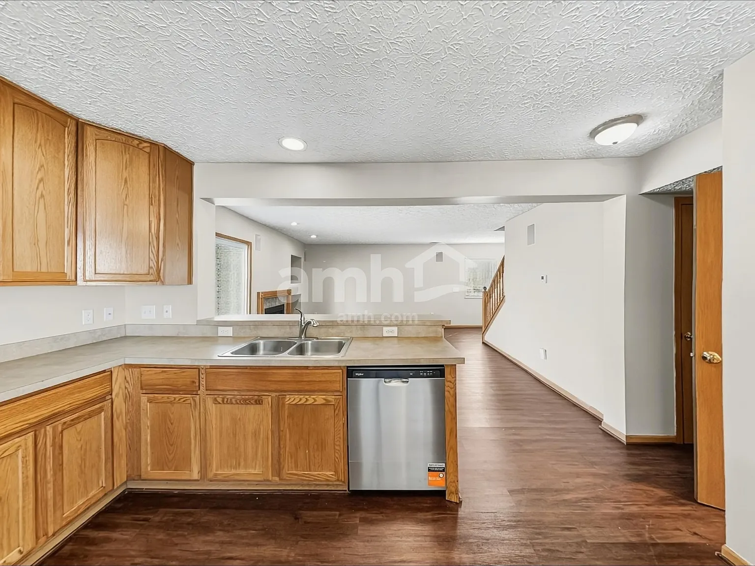 3 bed, 2.5 bath, 1502 sqft, $2,240 — Photo 4