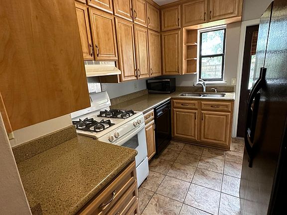 4th image of 4622 Redwood Ave