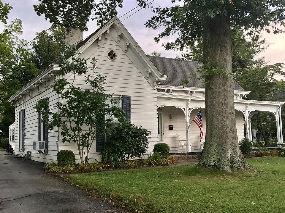 1st image of 219 Clay St