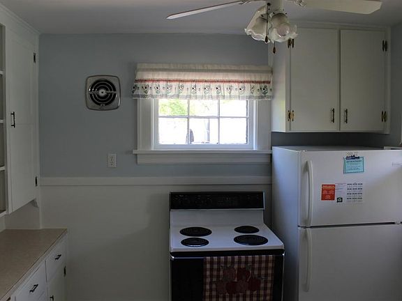 4th image of 225 Donmoyer Ave
