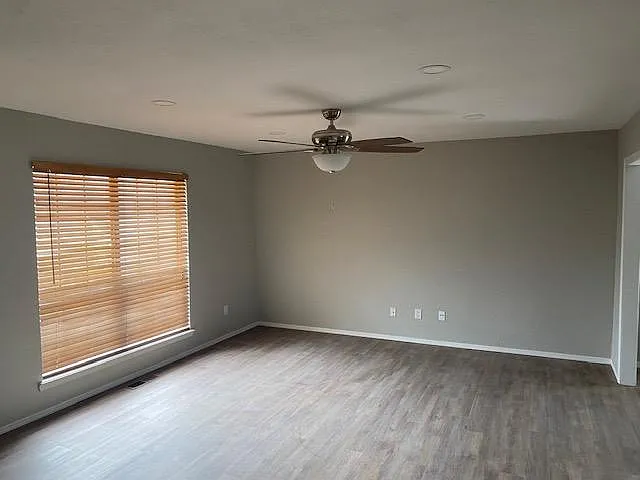 10047 S Fairview Dr — Photo 3