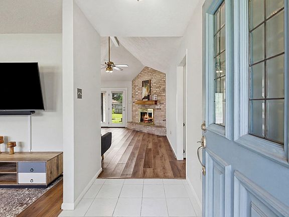3rd image of 3912 Sierra Ct