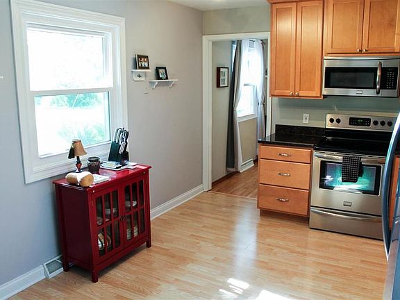 5th image of 52670 Walsingham Ln