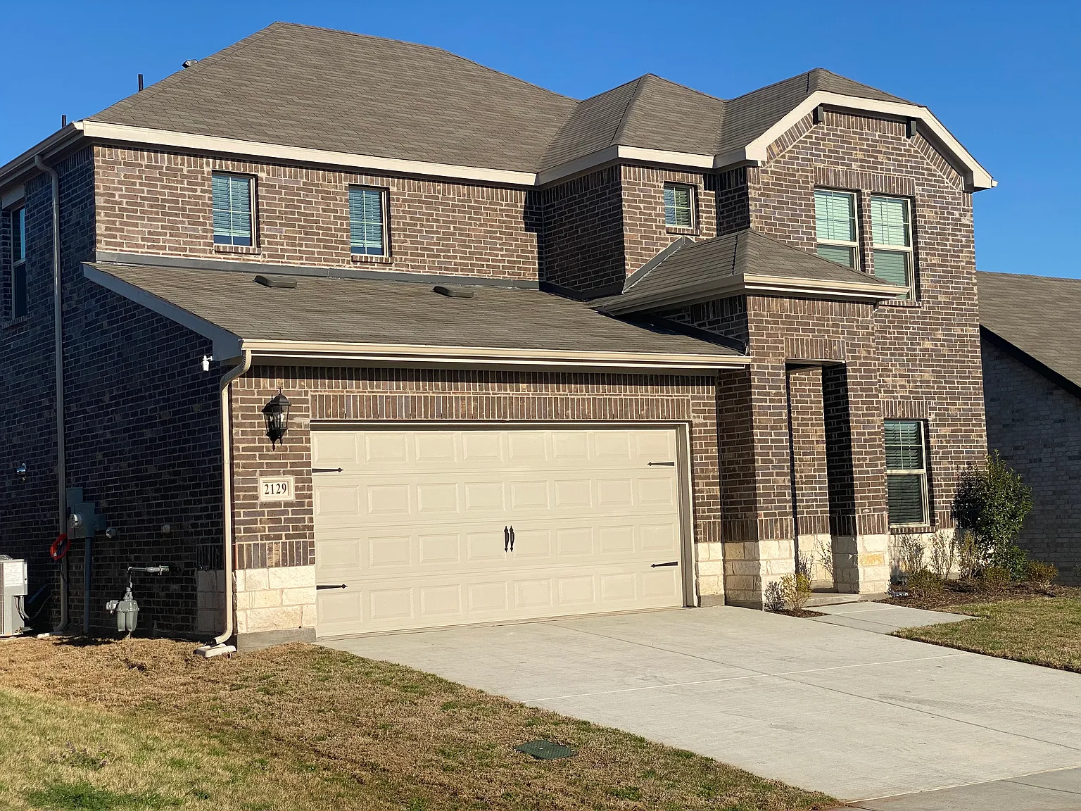 4 bed, 3082 sqft, $2,500 — Photo 2