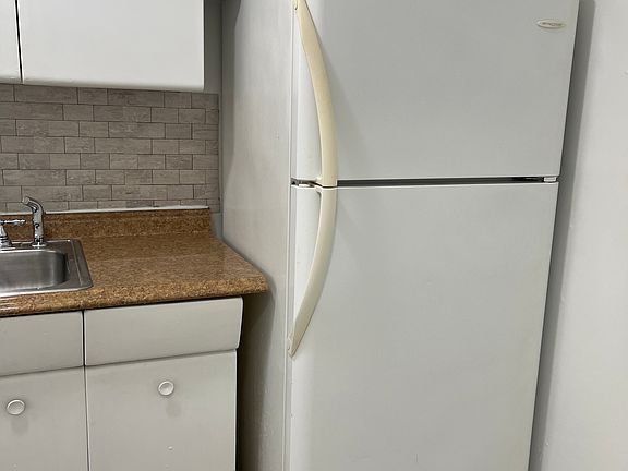 2nd image of 373 Walban Dr #6