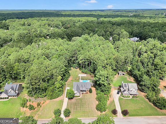 4th image of 309 Helena Pl