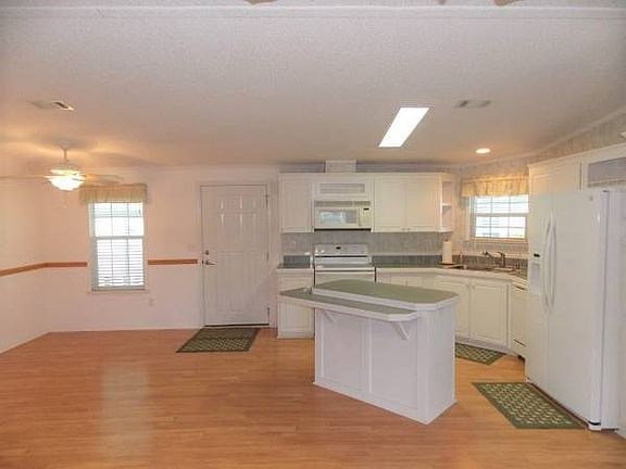 2nd image of 121 Village Ct