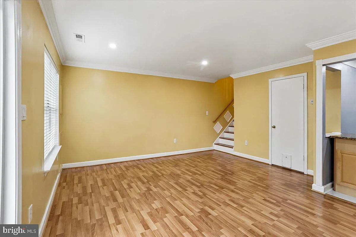 Building Photo - 2867 Shepperton Ter