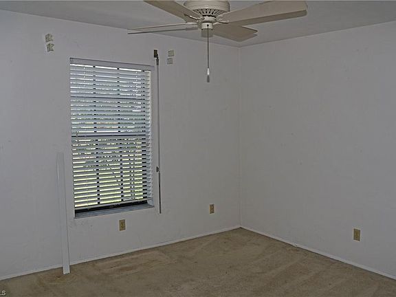5th image of 1070 Pine Isle Ln #1070