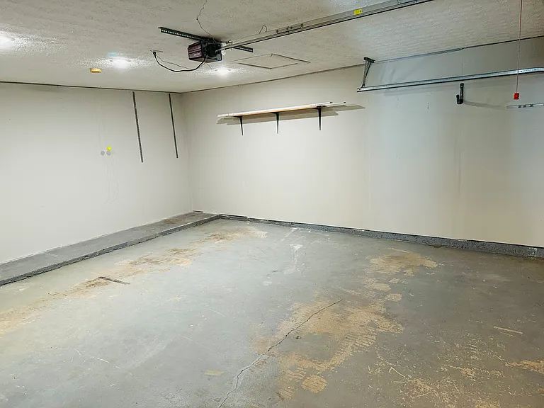 208 Oak Grove Way — Photo 33