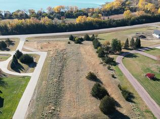 Vacation Dr, Yankton, SD 57078