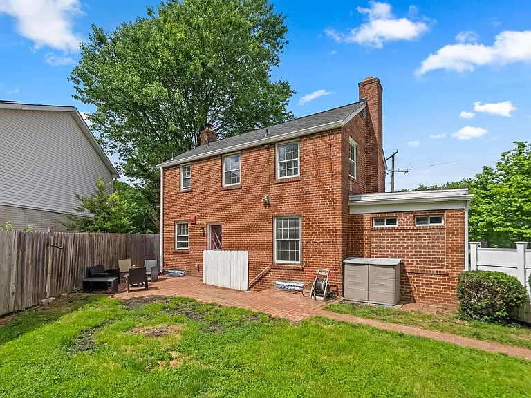 2200 Windham Ln — Photo 37