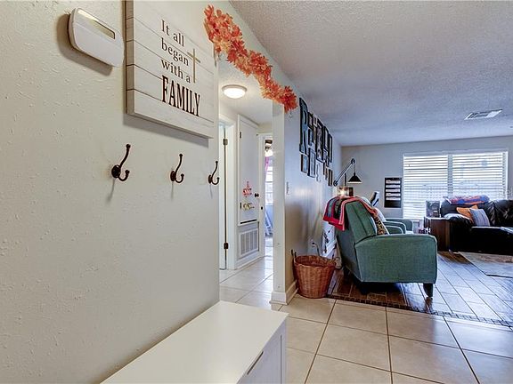 5th image of 3315 Russett Dr
